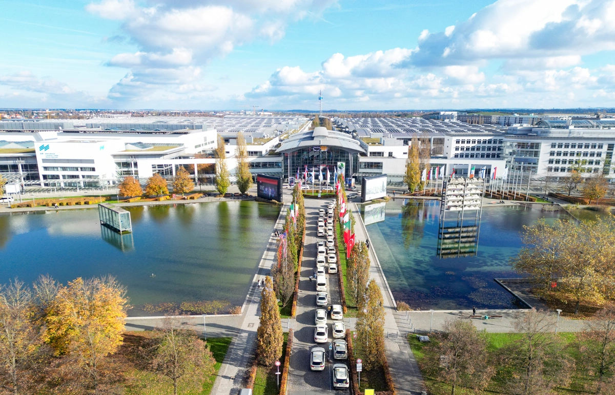 Dedicated exhibitor support banner