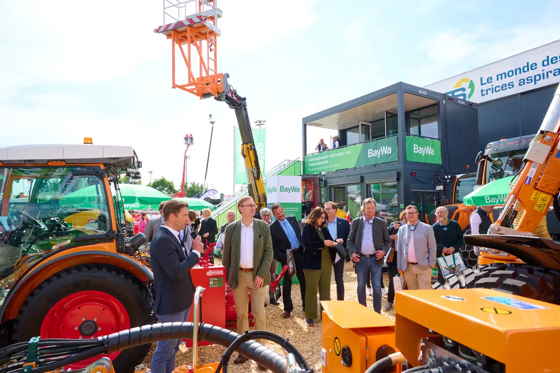 Demonstrate real performance banner