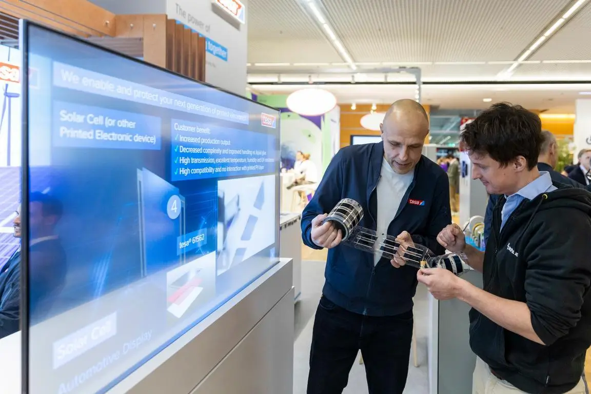 Discover emerging trends banner